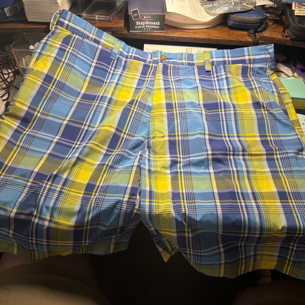 PGA TOUR 100% POLYESTERBLUE PLAID BERMUDA SHORTS SIZE 38 FOR GOLF